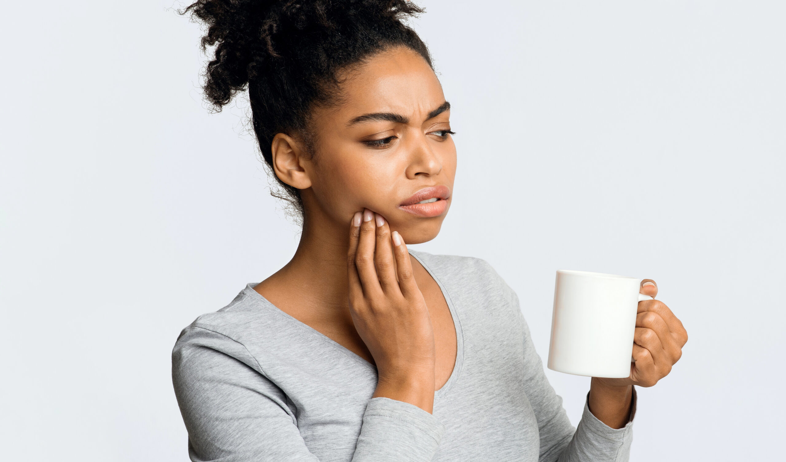 6 Risks of Delaying a Tooth Extraction