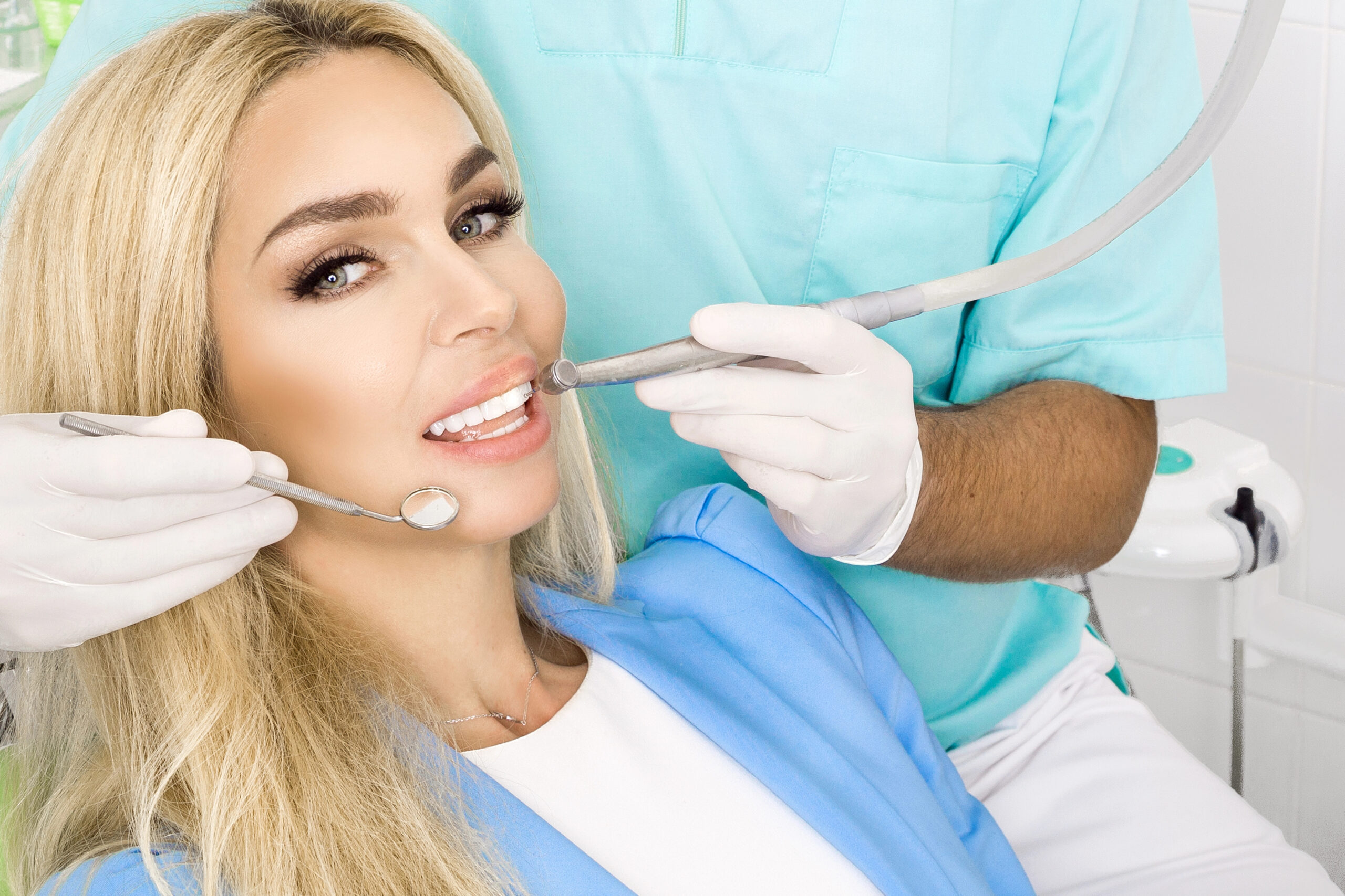 Can Stains Be Removed From Veneers?