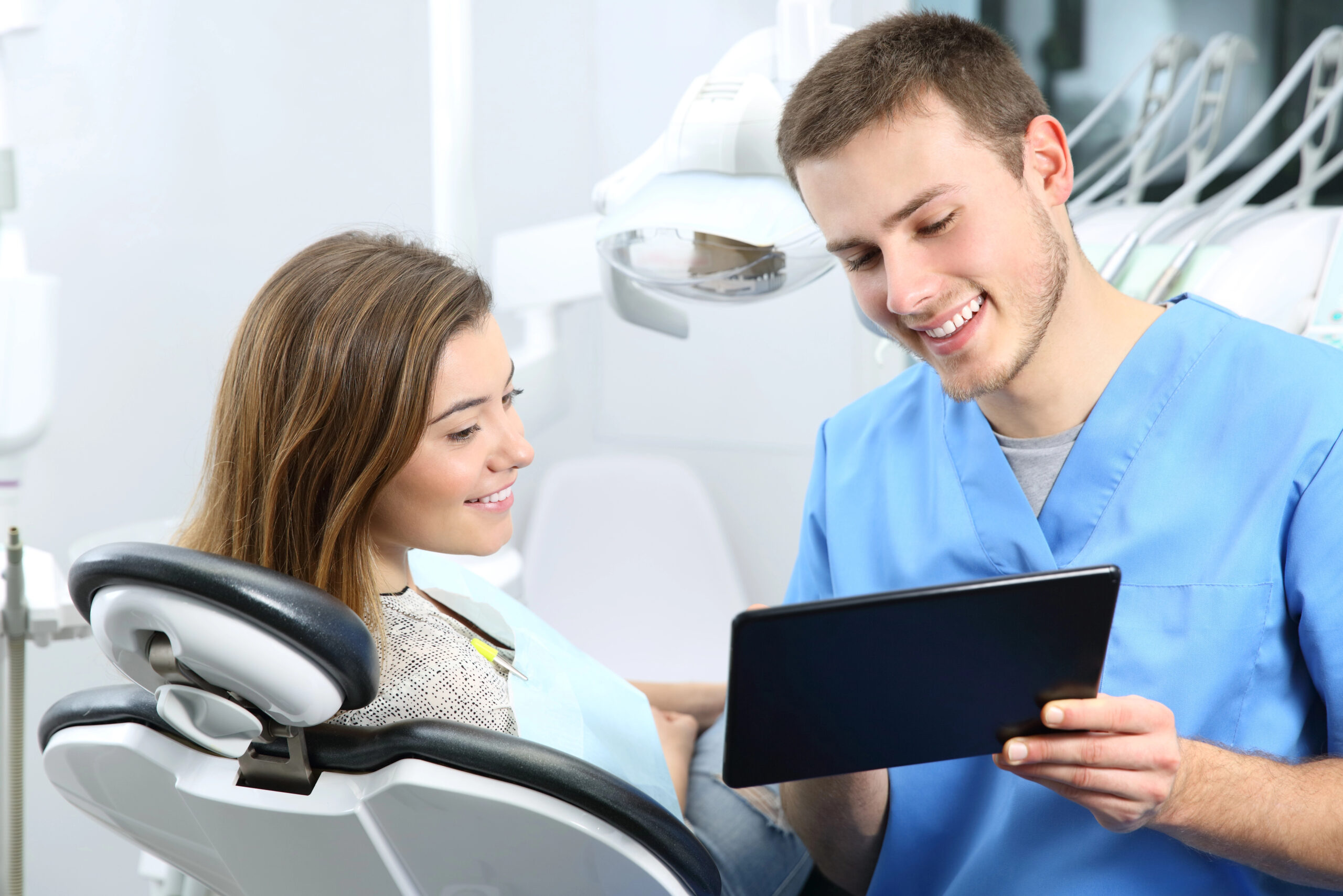 Veneers vs Bonding: What Are the Differences?
