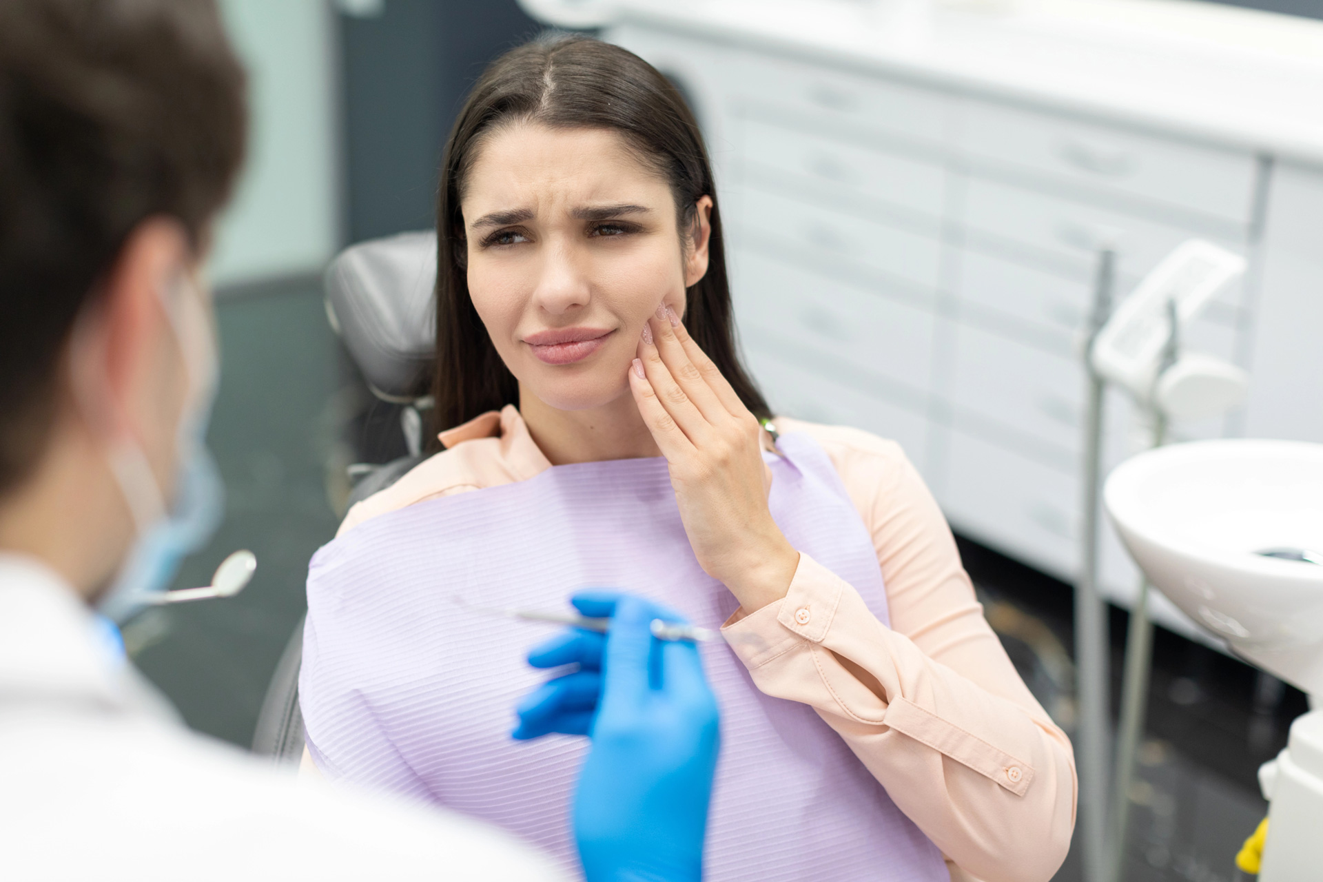 Emergency Dental Care in Torbay: How Families Can Handle Tooth Pain & Accidents Before Reaching the Dentist