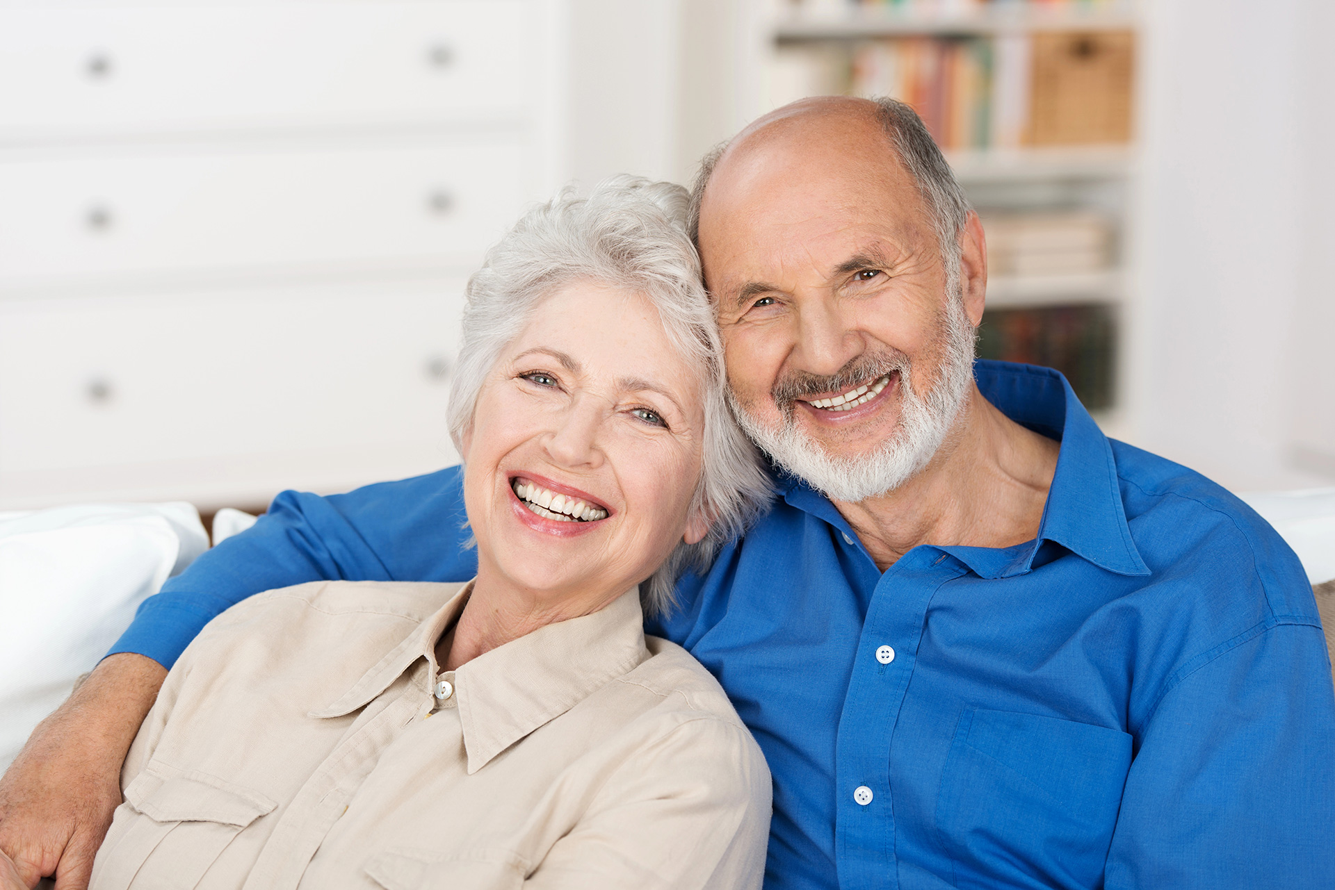 Implant-Supported Dentures vs. Traditional Dentures: Which Is Right for You in Brandon?