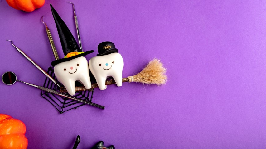 🎃 Halloween Survival Guide: How to Keep Your Smile Healthy This Spooky Season